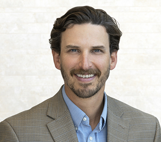 Headshot of Jonathan Ragsdale